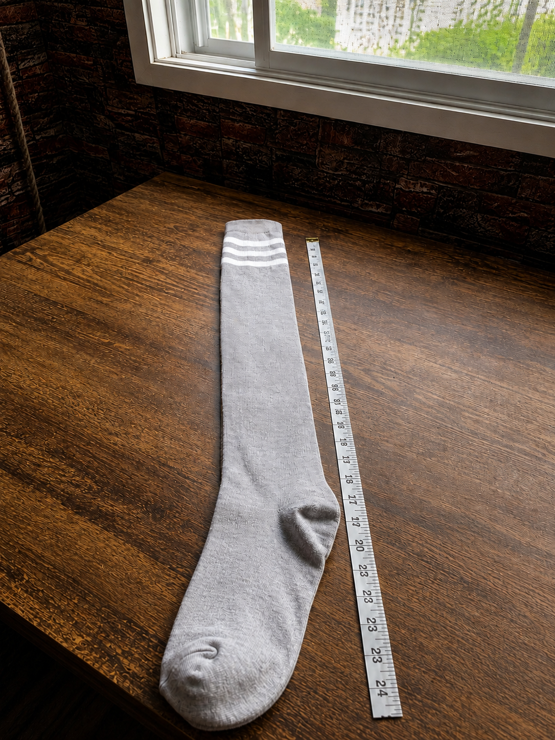SPORTY KNEE-HIGH SOCKS