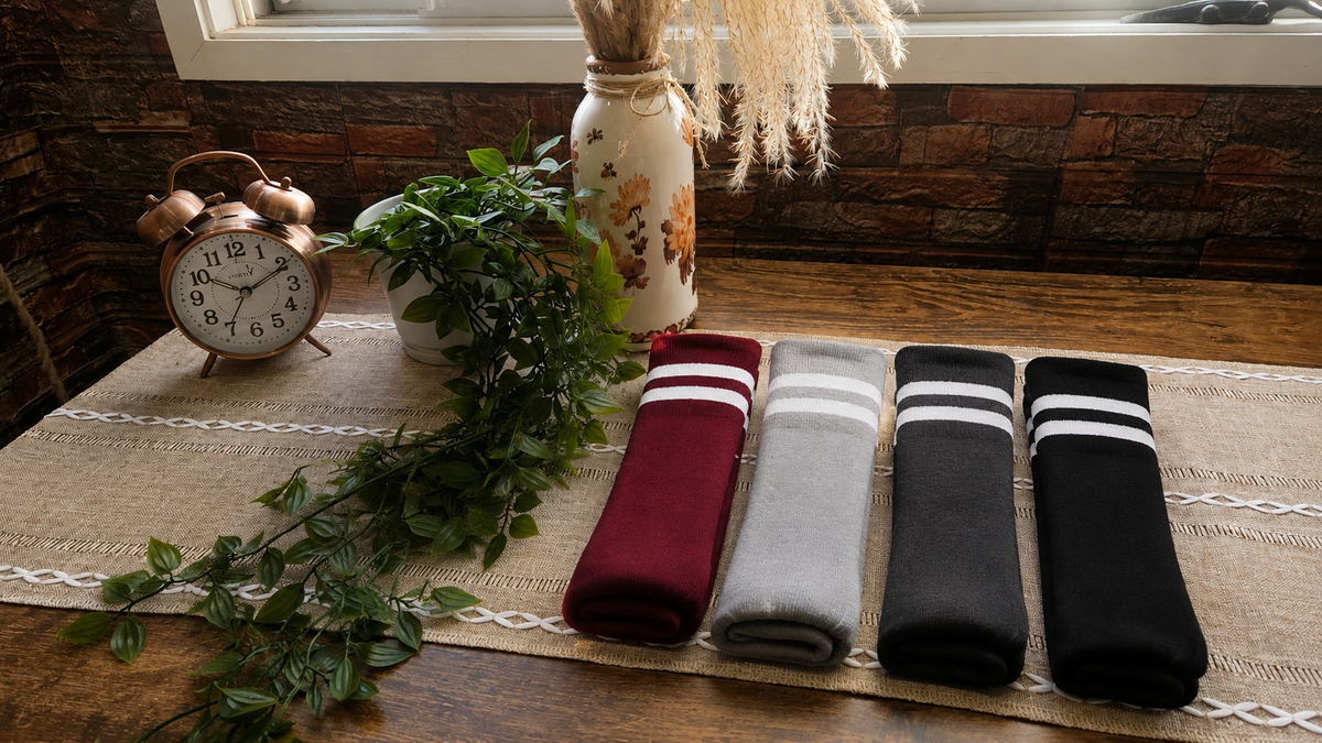 SPORTY KNEE-HIGH SOCKS